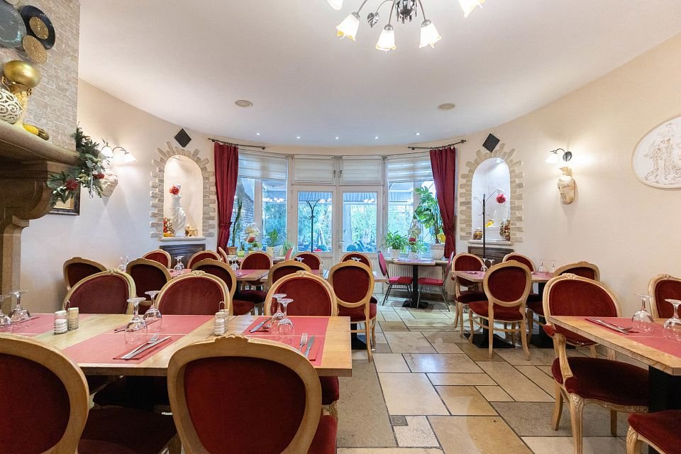 Fonds de commerce à remettre : restaurant + jardin + caves – 3