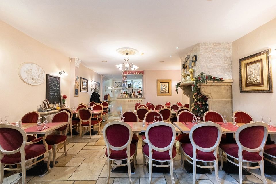 Fonds de commerce à remettre : restaurant + jardin + caves – 11