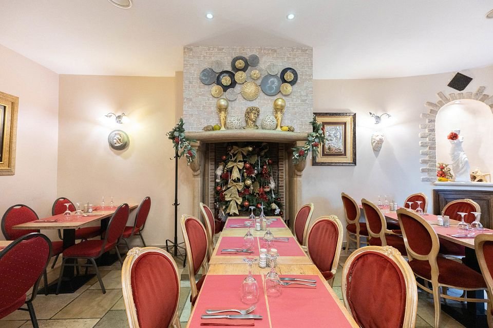 Fonds de commerce à remettre : restaurant + jardin + caves – 14