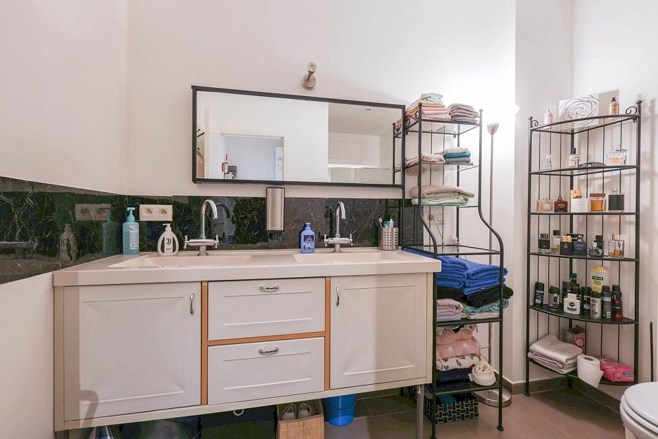Vendu à la 1ère visite !!! rdc 2ch + jardin + garage+3 caves – 17
